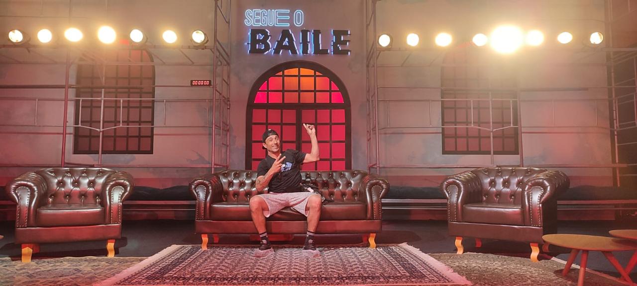 Segue o Baile